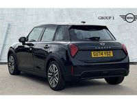 Używany Mini Cooper Classic 156 KM (114 kW) 2024 Czarny Hatchback