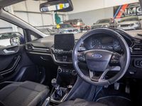 Used Ford Fiesta Zetec 100 HP (73 kW) 2017 Blue Hatchback