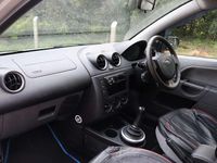 Used Ford Fiesta Ghia 80 HP (58 kW) 2003 Silver Hatchback