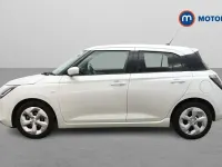 Second-hand Suzuki Swift 82 CP (60 kW) 2025 Alb Hatchback