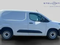 Used Citroën Berlingo 99 HP (72 kW) 2023 White MPV