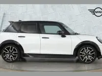 Used Mini Cooper Hatch 154 HP (113 kW) 2024 White Hatchback