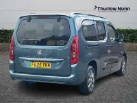 Używany Vauxhall Combo Ultimate 100 kW (136 KM) 2025 Niebieski Minivan