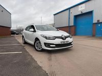 Used Renault Mégane GrandTour Dynamique 110 HP (80 kW) 2016 White Estate