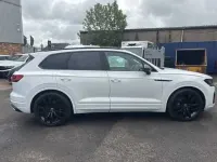Käytetty VW Touareg 286 HP (210 kW) 2023 Katumaasturi