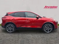 Used Nissan Qashqai Tekna 190 HP (139 kW) 2023 Pearl  fuji sunset red SUV