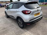 Second-hand Renault Captur Iconic 90 CP (66 kW) 2018 Negru SUV
