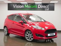 Used Ford Fiesta Zetec 125 HP (91 kW) 2015 Red Hatchback