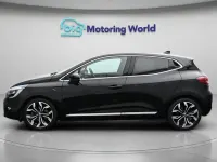 Begagnad Renault Clio V Techno 145 HK (106 kW) 2023 Svart Halvkombi