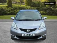 Begagnad Honda Jazz ES 100 HK (73 kW) 2009 Silver Halvkombi