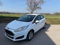 Used Ford Fiesta Zetec 2013 White Hatchback