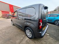 Second-hand Vauxhall Combo Sportive 100 CP (73 kW) 2020 Gri Monovolum