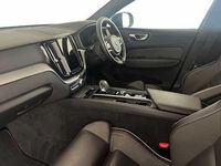 Used Volvo XC60 R-Design 197 HP (144 kW) 2022 Fusion red SUV