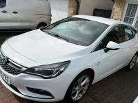 Used Vauxhall Astra SRi 150 HP (110 kW) 2016 White Hatchback