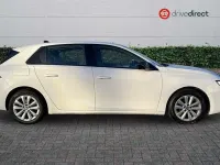 Second-hand Vauxhall Astra Design Edition 110 CP (80 kW) 2023 Alb Hatchback