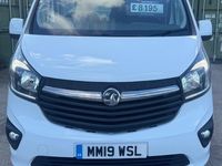 Second-hand Vauxhall Vivaro Sportive 125 CP (91 kW) 2019 Alb Monovolum