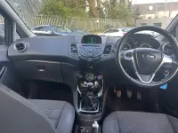 Usado Ford Fiesta Zetec 2016 Cinzento Citadino