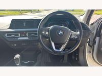 Begagnad BMW 118 Sport Line 2023 Halvkombi
