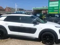 Used Citroën C4 Cactus Flair 108 HP (79 kW) 2016 White Hatchback