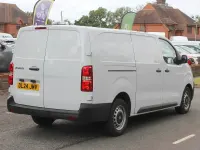 Used Vauxhall Vivaro 145 HP (106 kW) 2024 White MPV