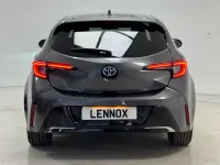 Usado Toyota Corolla Design 140 CV (102 kW) 2025 Gris Utilitario