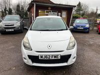 Used Renault Clio IV Dynamique 75 HP (55 kW) 2012 White Hatchback