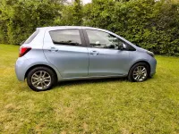 Used Toyota Yaris 99 HP (72 kW) 2015 Blue Hatchback