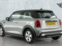 Używany Mini Cooper Classic 134 KM (98 kW) 2023 Srebrny Hatchback