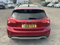 Begagnad Ford Focus Active 2019 Röd Halvkombi