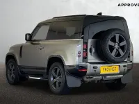 Used Land Rover Defender SE Dynamic 249 HP (183 kW) 2021 Silicon silver SUV