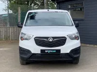 Gebraucht Vauxhall Combo 100 PS (73 kW) 2021 Weiß Van / Kleinbus