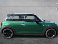 Used Mini Cooper Classic 134 HP (98 kW) 2020 Green Hatchback