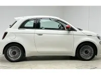 Used Fiat 500e Red 86 kW (118 HP) 2022 Ice white Hatchback