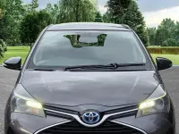 Used Toyota Yaris 100 HP (73 kW) 2016 Grey Hatchback