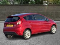 Used Ford Fiesta Titanium 100 HP (73 kW) 2016 Red Hatchback