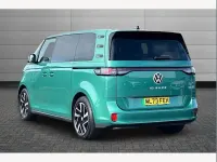 Usado VW ID. Buzz Pro 147 kW (200 CV) 2023 Verde Monovolumen