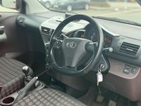 Used Toyota iQ 68 HP (50 kW) 2010 Red Hatchback