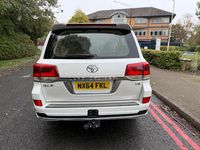 Used Toyota Land Cruiser 271 HP (199 kW) 2015 White