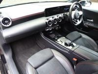 Begagnad Mercedes A200 Executive 2018 Svart Halvkombi