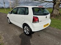 Used VW Polo Match 60 HP (44 kW) 2009 White Hatchback