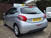 Gebraucht Peugeot 208 Active 2015 Silber Kleinwagen