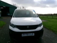 Second-hand Peugeot Partner 2020 Alb Monovolum