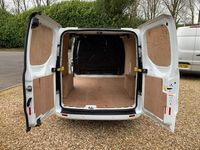 Used Ford Transit Custom Limited 170 HP (125 kW) 2017 White Van
