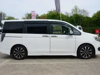 Używany Honda Stepwgn Cool 2013 Biały Minivan