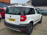 Używany Skoda Yeti 2012 Biały SUV