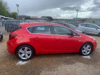 Second-hand Vauxhall Astra SRi 115 CP (84 kW) 2014 Roșu Hatchback