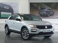 Usado VW T-Roc Design 150 HP (110 kW) 2020 Prateado SUV