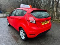 Used Ford Fiesta Zetec 75 HP (55 kW) 2015 Red Hatchback