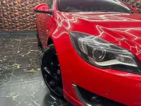 Używany Vauxhall Insignia SRi 136 KM (100 kW) 2016 Czerwony Kombi