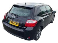 Used Toyota Auris Hybrid T4 136 HP (100 kW) 2012 Black Hatchback